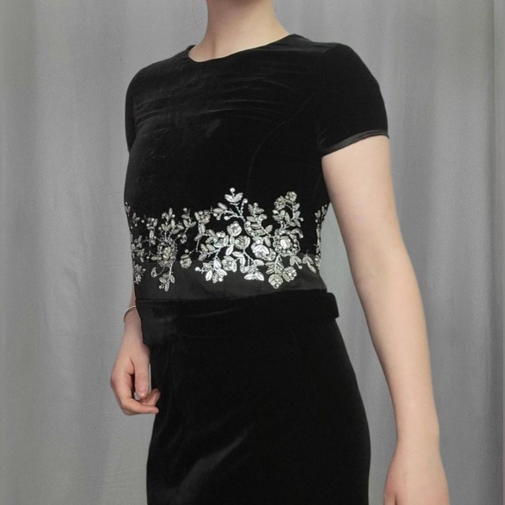 Talbots Black Velvet Embellished Embroidery Silk Top Size 2